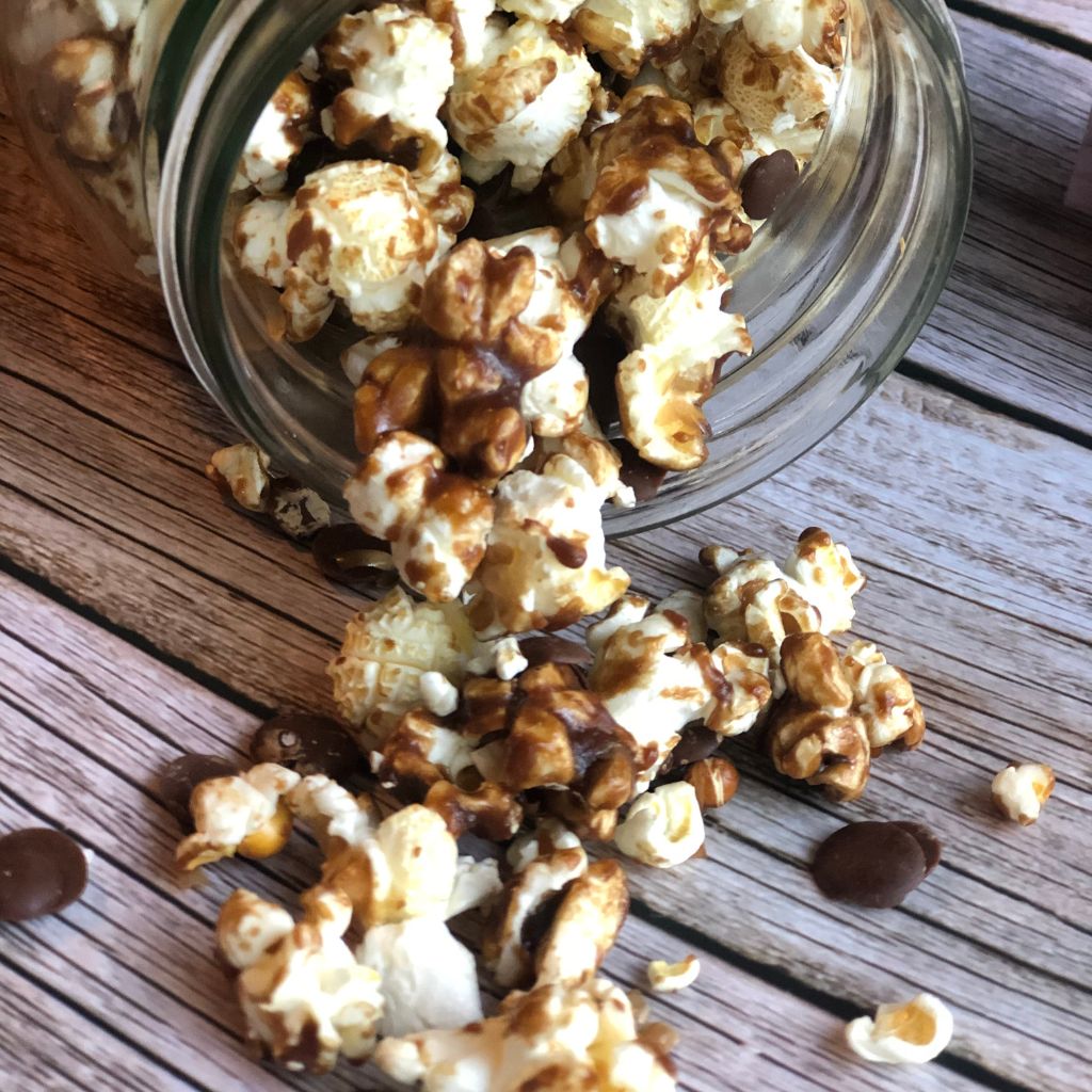 CAROB CARAMEL POPCORN